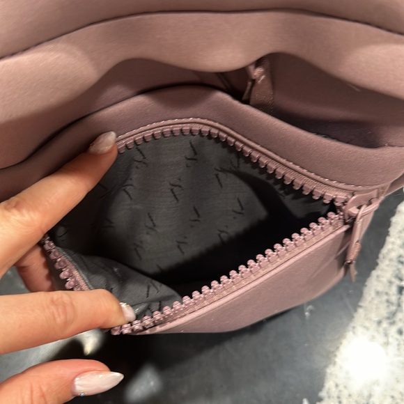 vera wang backpack - Picture 7 of 10